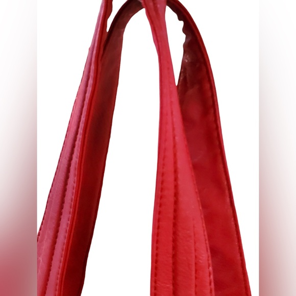 Nwot Red Purse w/ Ruffle detail - Picture 11 of 15